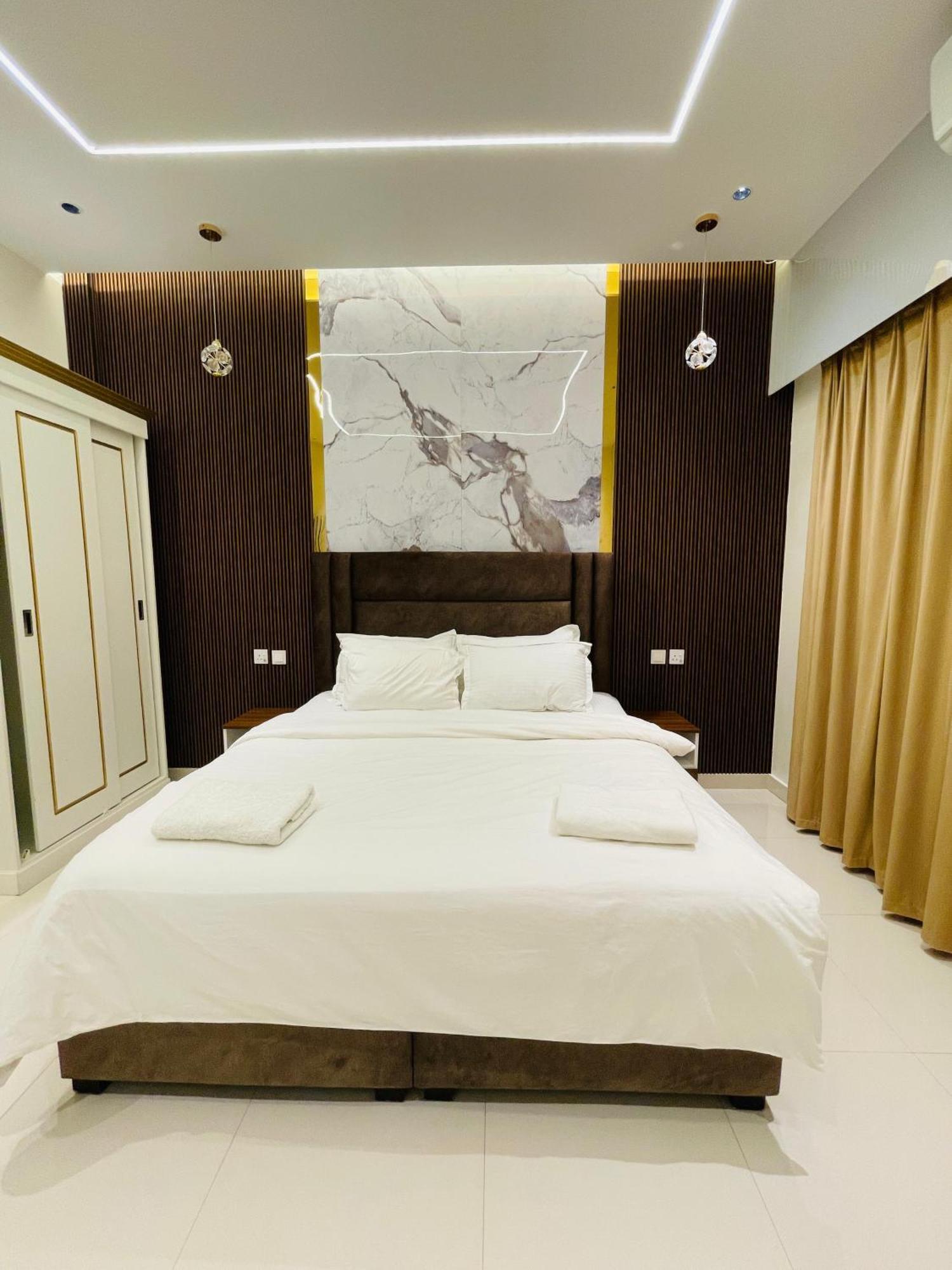 Mabahj Garnatha Hotel Apartments โซฮาร์ ภายนอก รูปภาพ