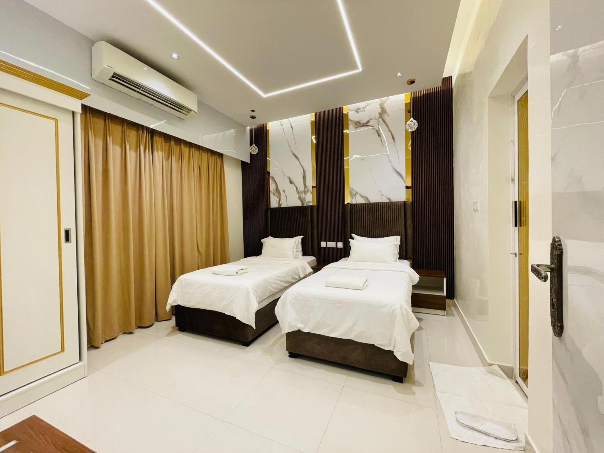 Mabahj Garnatha Hotel Apartments โซฮาร์ ภายนอก รูปภาพ