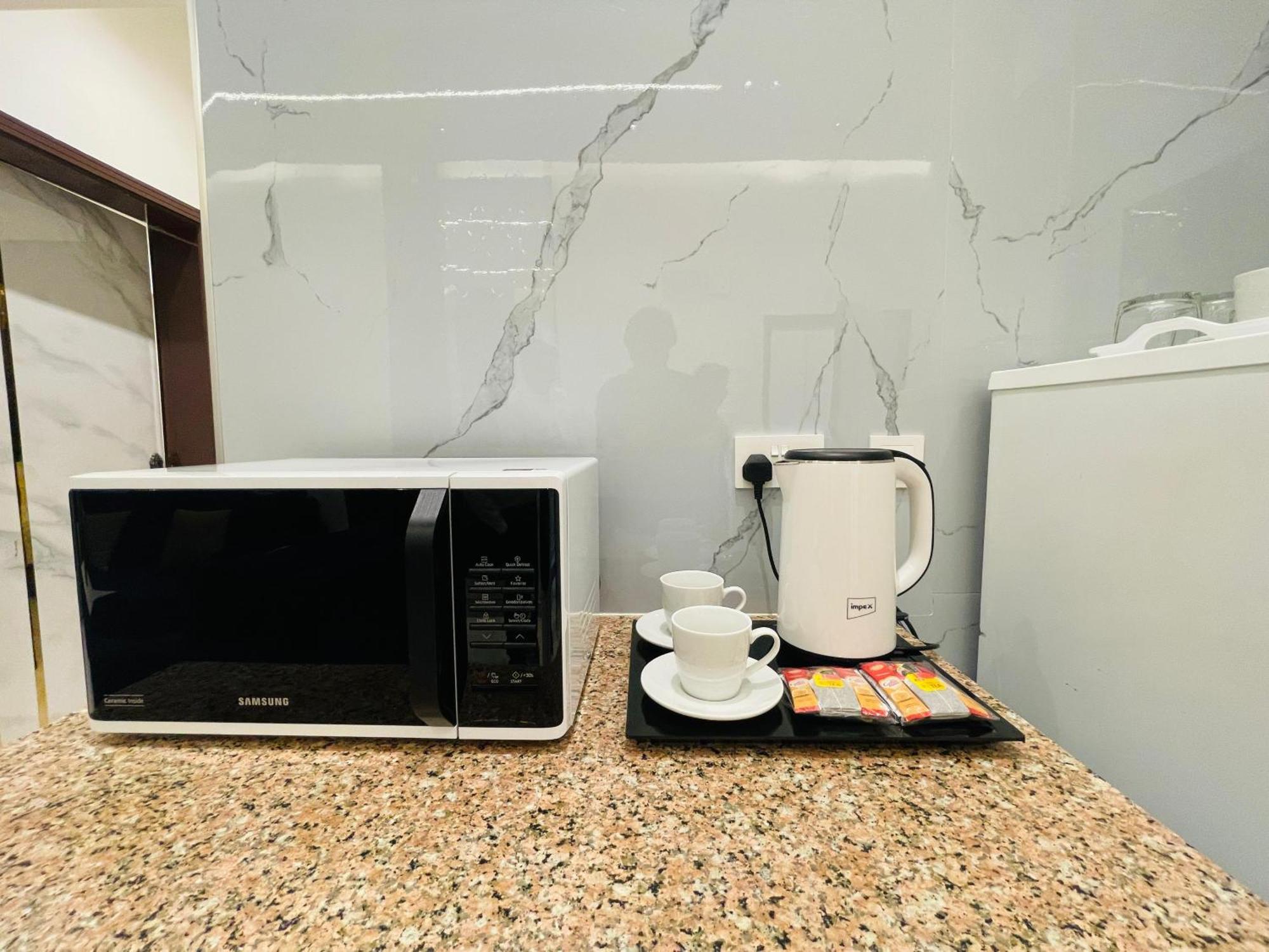 Mabahj Garnatha Hotel Apartments โซฮาร์ ภายนอก รูปภาพ