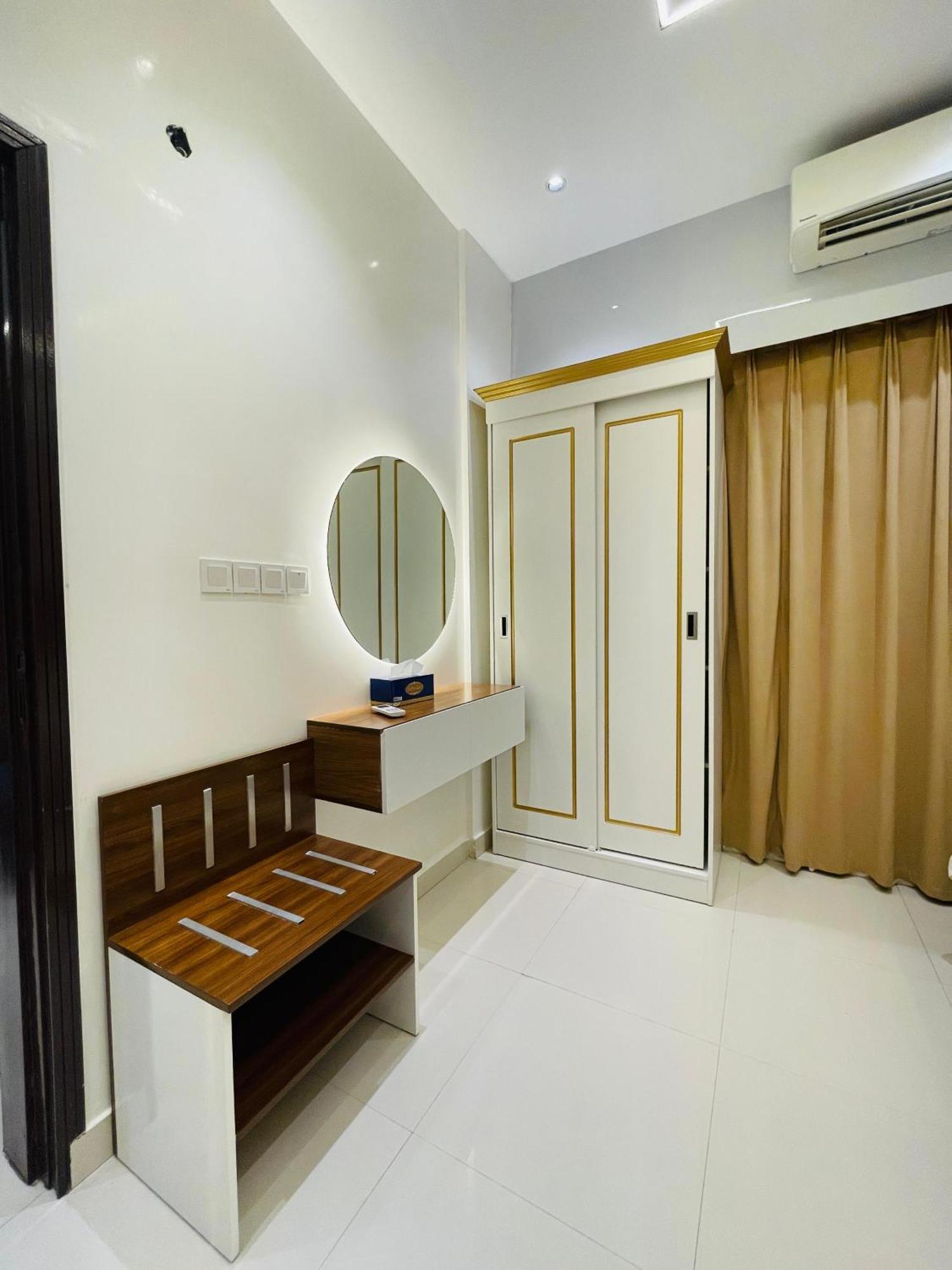 Mabahj Garnatha Hotel Apartments โซฮาร์ ภายนอก รูปภาพ