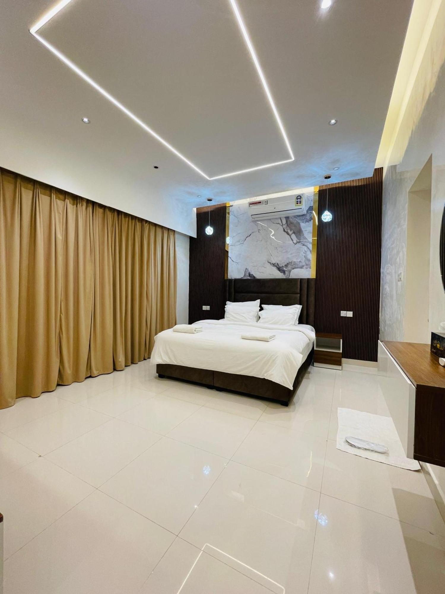 Mabahj Garnatha Hotel Apartments โซฮาร์ ภายนอก รูปภาพ
